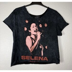 Selena Queen of Cumbia Cropped Graphic Print Black Short Sleeve T-Shirt‎ Size L